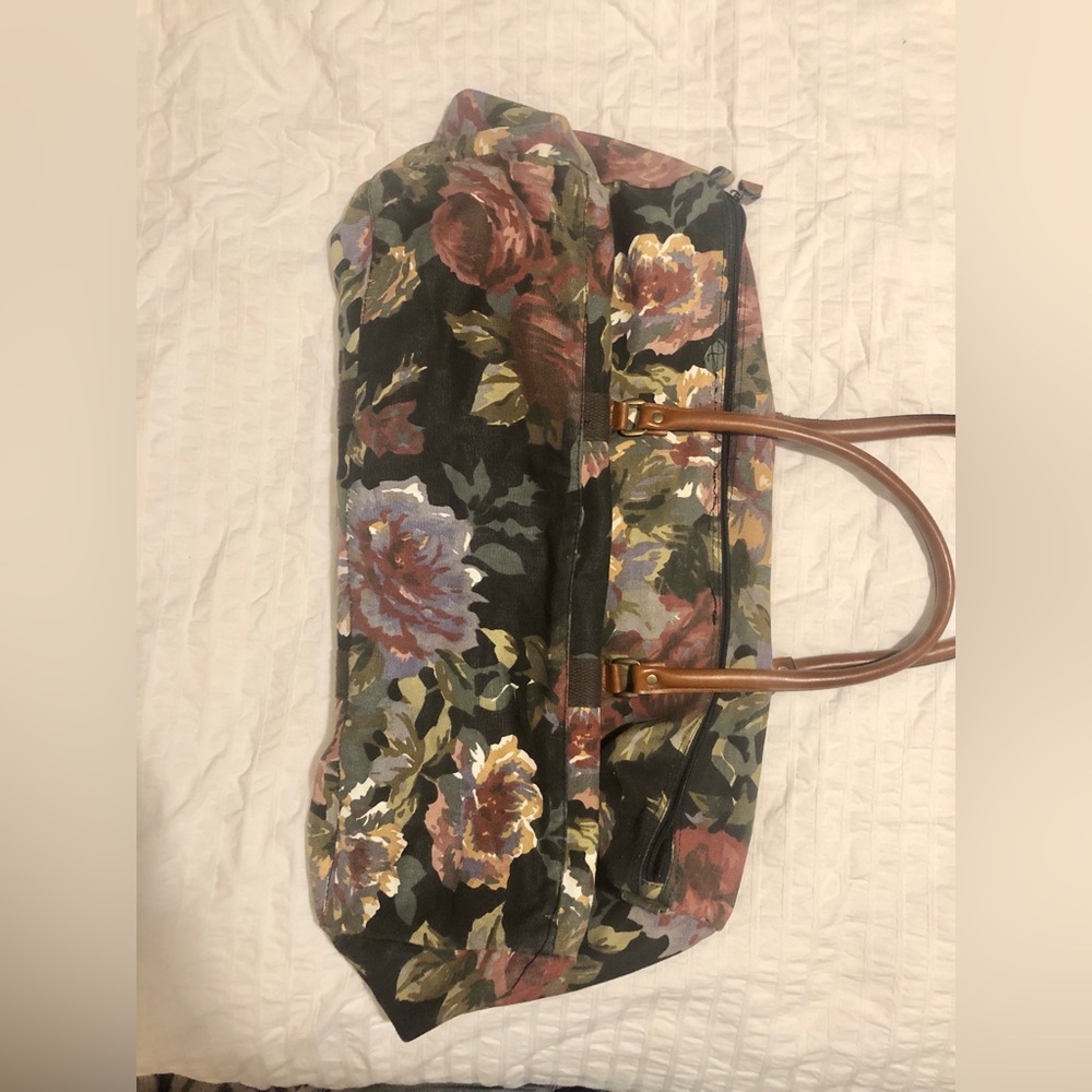 Vintage 90s Gitano Dark Floral Print Duffle Weekend Travel Bag Roses Witchy - Picture 5 of 11